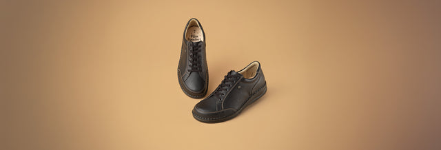 Primo piano di scarpe uomo nantes nere